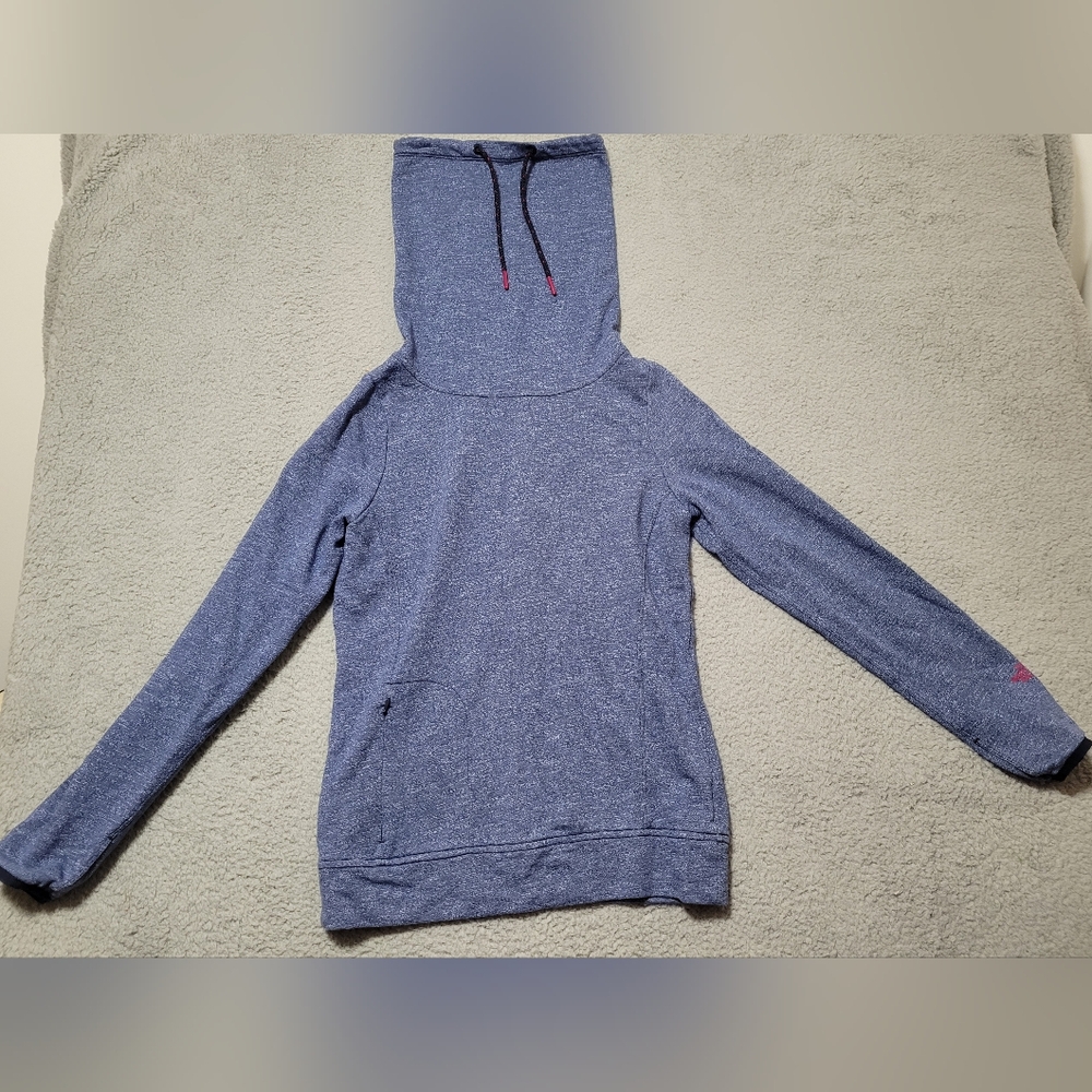 The North Face Long Sleeve Pullover Sweatshirt with Thumb Hole Small